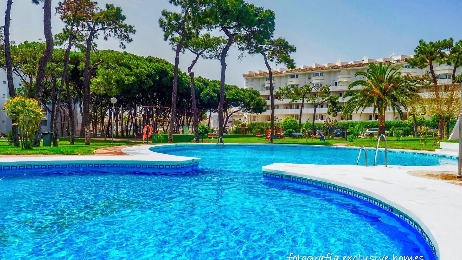 MD002 Precioso apartamento en primera linea de playa Sitio de Calahonda